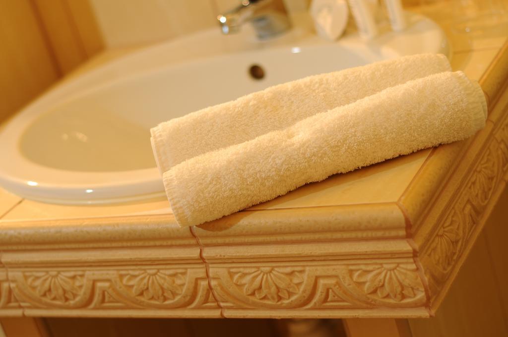 Folwark Stara Winiarnia Hotel Mszana Dolna Room photo