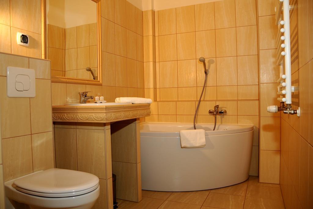 Folwark Stara Winiarnia Hotel Mszana Dolna Room photo